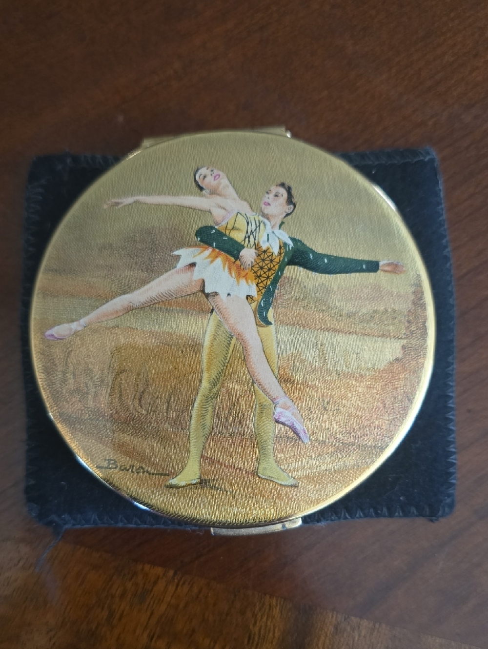 Vintage Stratton Ballerina Compact Mirror with Dancers Made In England